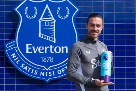 المرة الأولى.. جريليش لاعب شهر أغسطس في الدوري الإنجليزي